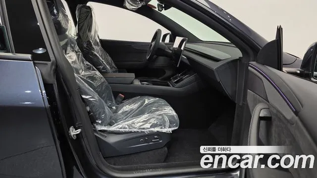 Tesla Model Y 2026 thumb 11