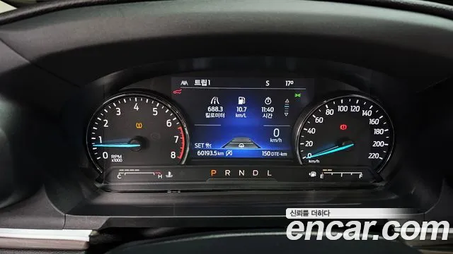 Ford Explorer 2021 thumb 8