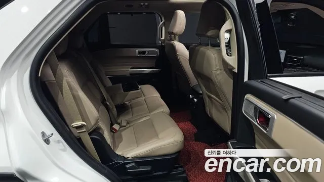 Ford Explorer 2021 thumb 11