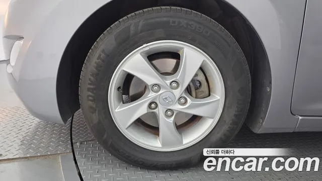 Hyundai Avante 2012 thumb 5