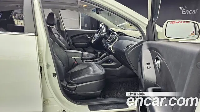 Hyundai Tucson 2012 thumb 11