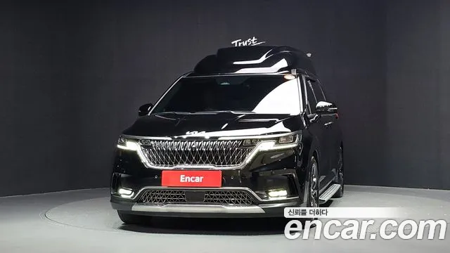 Kia Carnival 2023 thumb 3