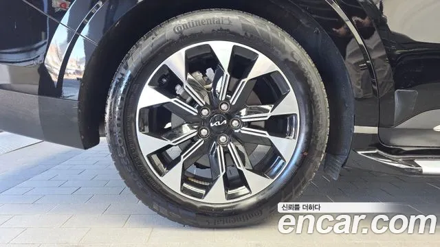 Kia Carnival 2023 thumb 5