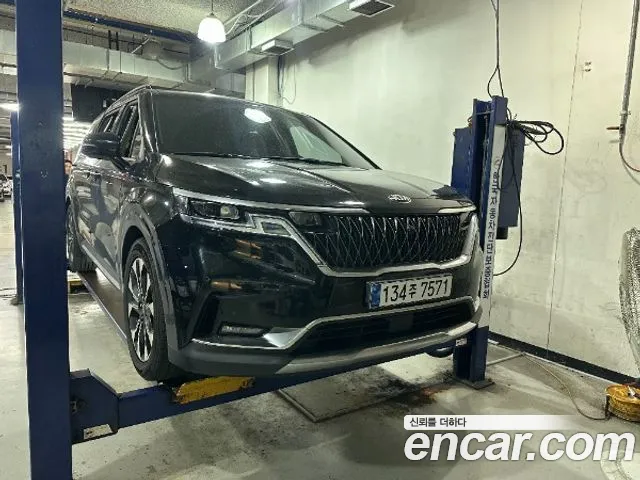Kia Carnival 2021 thumb 4