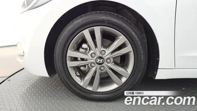 Hyundai Avante 2016 thumb 4