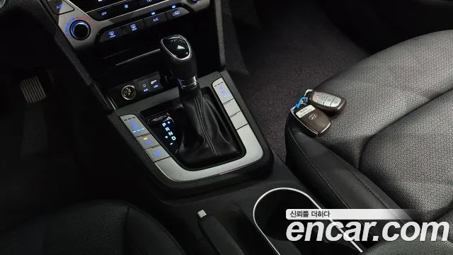 Hyundai Avante 2016 thumb 8