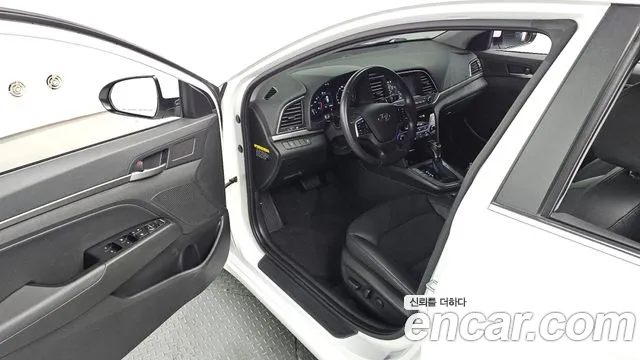 Hyundai Avante 2016 thumb 10