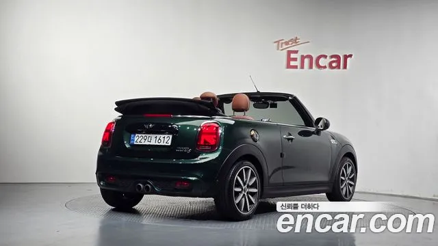 MINI Cooper Convertible 2018 thumb 2