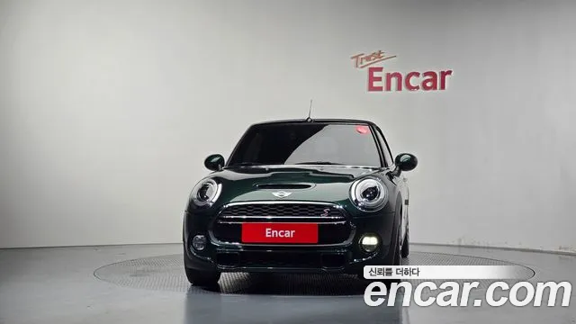 MINI Cooper Convertible 2018 thumb 3