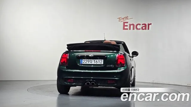 MINI Cooper Convertible 2018 thumb 4