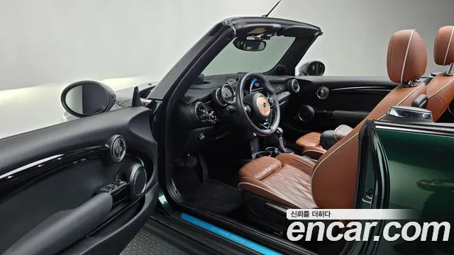 MINI Cooper Convertible 2018 thumb 10
