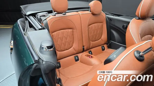 MINI Cooper Convertible 2018 thumb 11