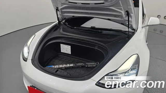 Tesla Model 3 2020 thumb 5