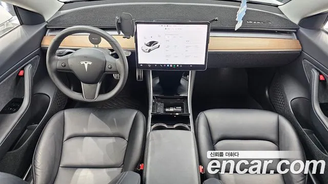 Tesla Model 3 2020 thumb 6