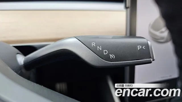 Tesla Model 3 2020 thumb 8