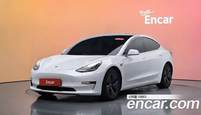 Tesla Model 3 2020 thumb 10