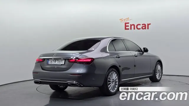 Mercedes-Benz E-Класс 2023 thumb 2