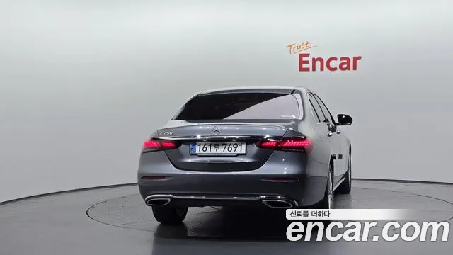 Mercedes-Benz E-Класс 2023 thumb 4