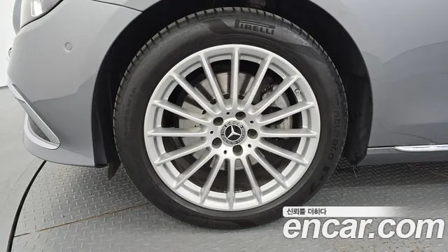 Mercedes-Benz E-Класс 2023 thumb 5