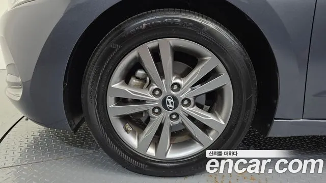 Hyundai Avante 2016 thumb 5