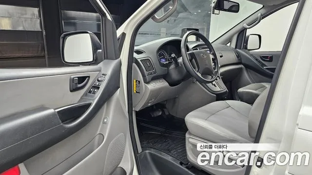 Hyundai Starex 2016 thumb 9