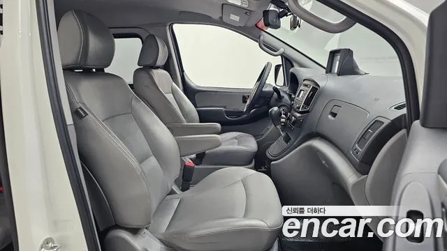 Hyundai Starex 2016 thumb 10