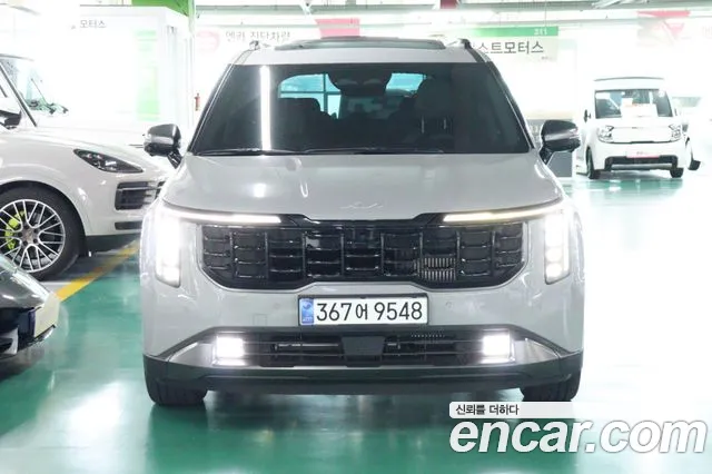 Kia Carnival 2024 thumb 2
