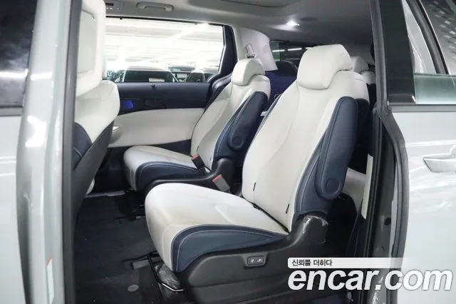 Kia Carnival 2024 thumb 8
