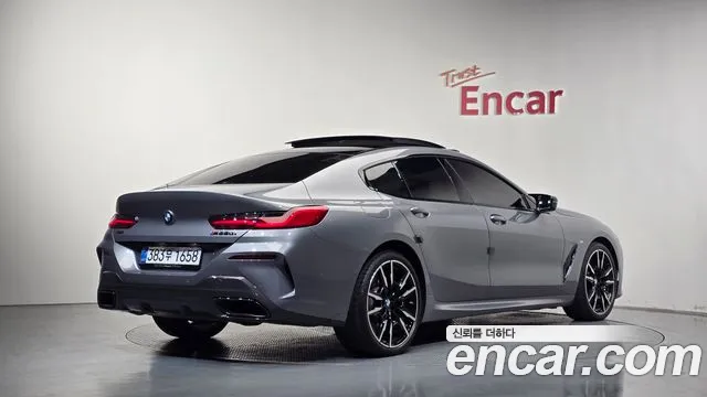 BMW 8-Series 2025 thumb 2