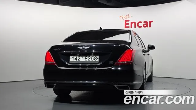 Genesis G90 2018 thumb 4