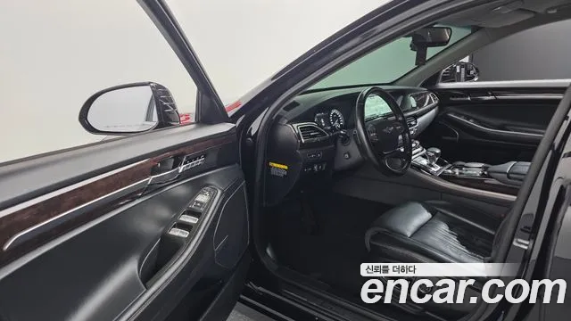 Genesis G90 2018 thumb 10