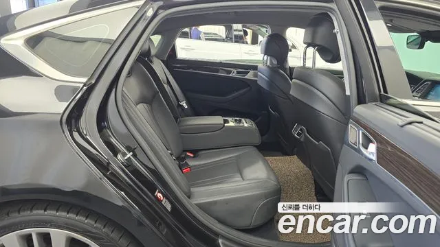 Genesis G80 2019 thumb 11