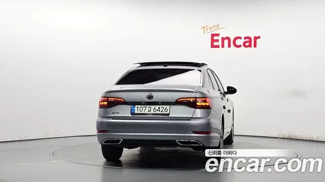 Volkswagen Jetta 2021 thumb 4