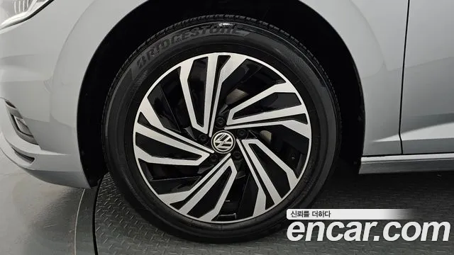 Volkswagen Jetta 2021 thumb 5