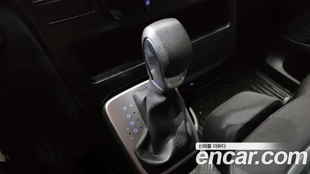 Hyundai Staria 2023 thumb 9