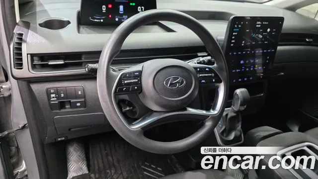 Hyundai Staria 2023 thumb 12