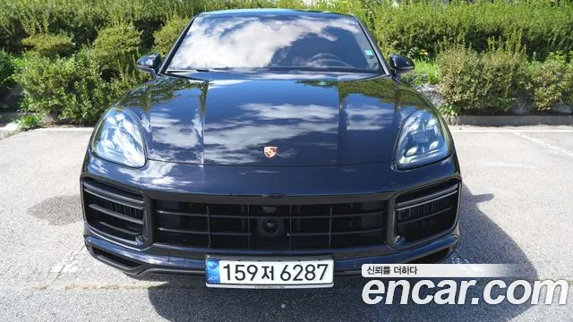 Porsche Cayenne 2021 thumb 3
