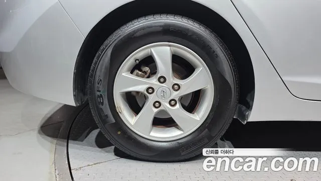 Hyundai Avante 2011 thumb 5