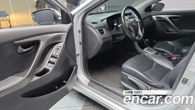 Hyundai Avante 2011 thumb 10