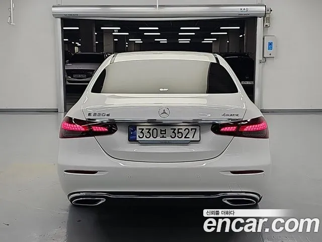 Mercedes-Benz E-Класс 2023 thumb 3