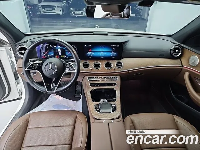 Mercedes-Benz E-Класс 2023 thumb 7