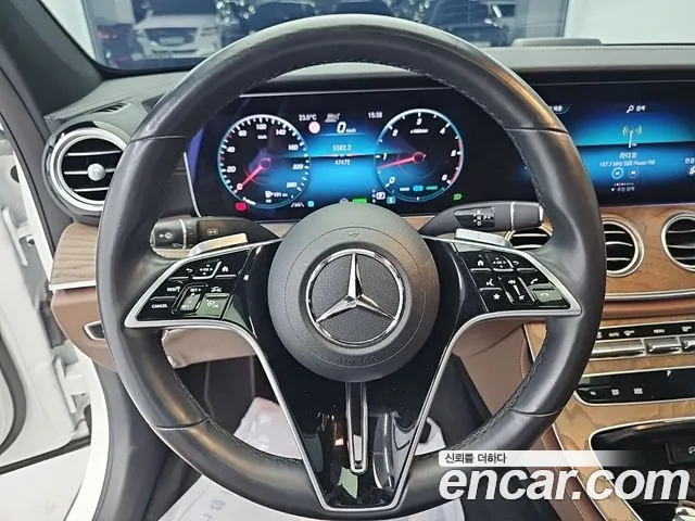 Mercedes-Benz E-Класс 2023 thumb 9