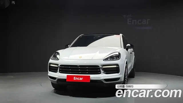 Porsche Cayenne 2021 thumb 3