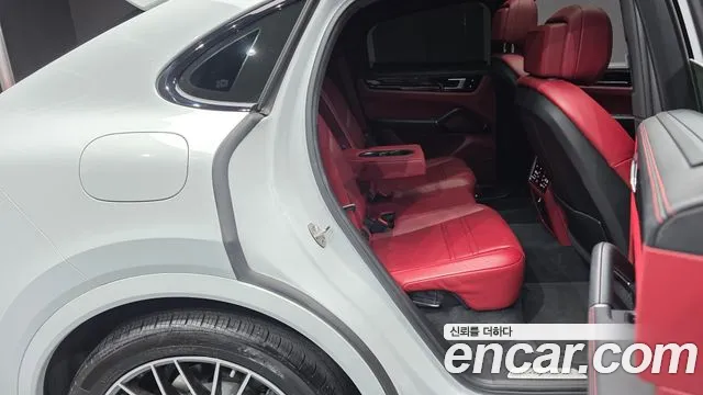 Porsche Cayenne 2021 thumb 11