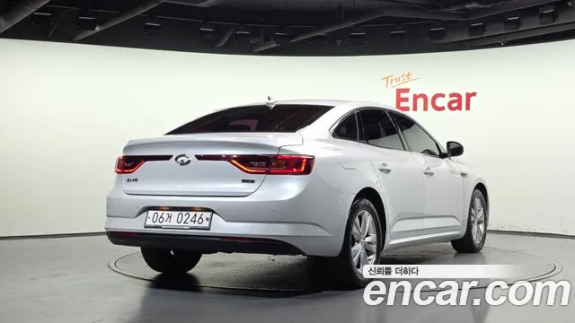 Renault-KoreaSamsung Megane 2016 thumb 2