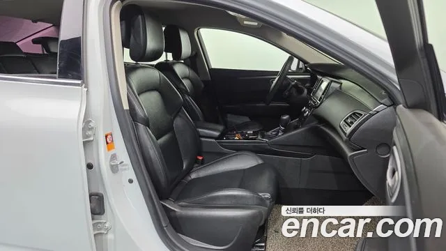Renault-KoreaSamsung Megane 2016 thumb 11