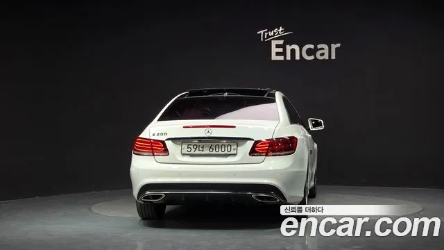Mercedes-Benz E-Класс 2014 thumb 4