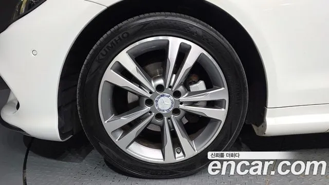 Mercedes-Benz E-Класс 2014 thumb 5