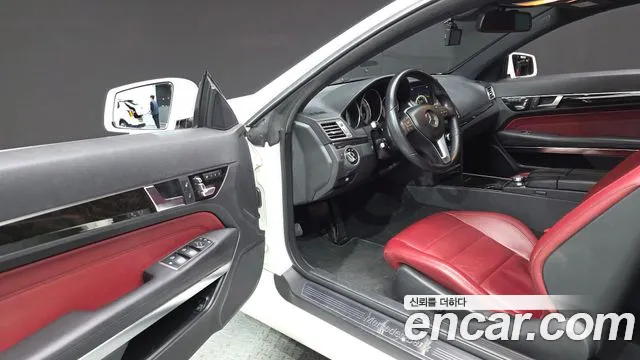 Mercedes-Benz E-Класс 2014 thumb 11