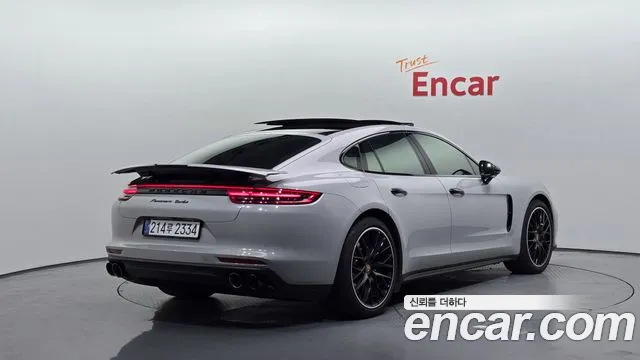 Porsche Panamera 2017 thumb 2